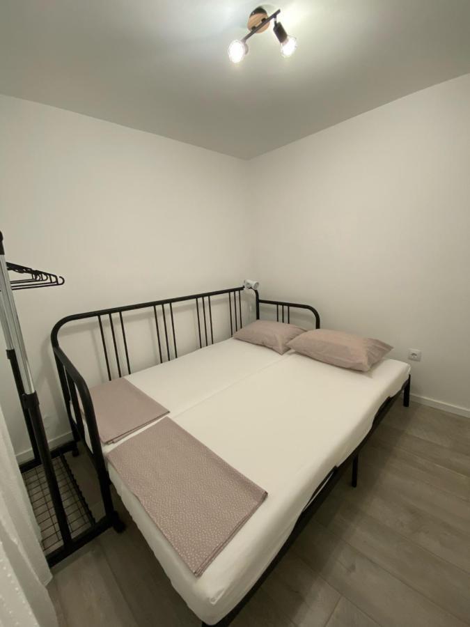 Kn House With Two Apartments Near Sea Рогозниця Екстер'єр фото