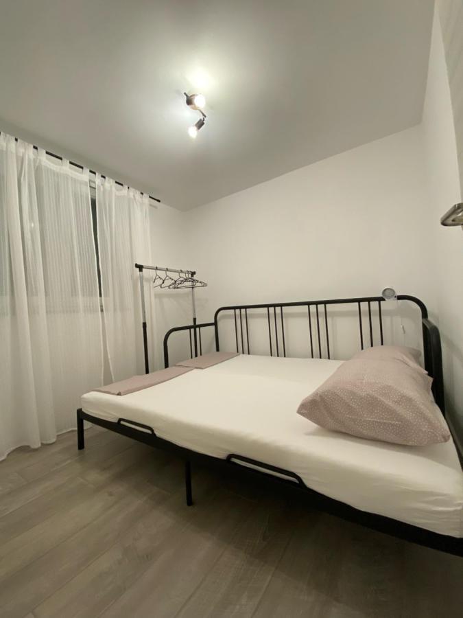 Kn House With Two Apartments Near Sea Рогозниця Екстер'єр фото