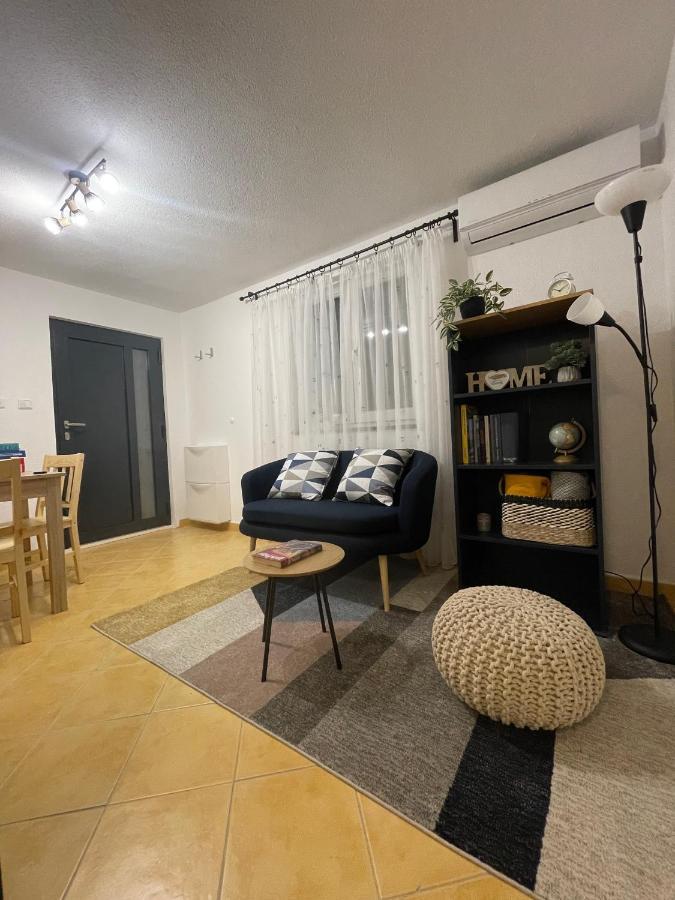 Kn House With Two Apartments Near Sea Рогозниця Екстер'єр фото