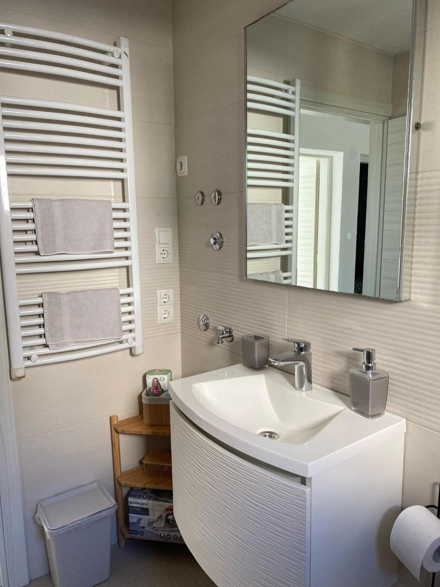 Kn House With Two Apartments Near Sea Рогозниця Екстер'єр фото